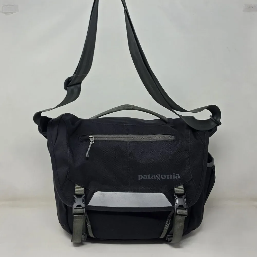 Patagonia Worn Wear Mini Mass Messenger Bag With Shoulder Strap Black 48267